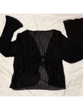 PrettyLittleThing Black Plissé Tie Front Blouse